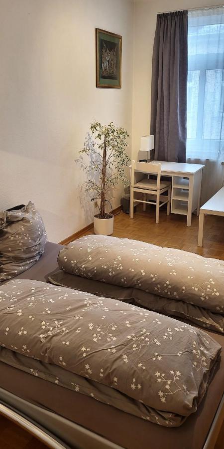 Von Privat, Grosses Zimmer Sehr Zentral In Bad Homburg Stadtmitte Bad Homburg vor der Höhe Exterior photo